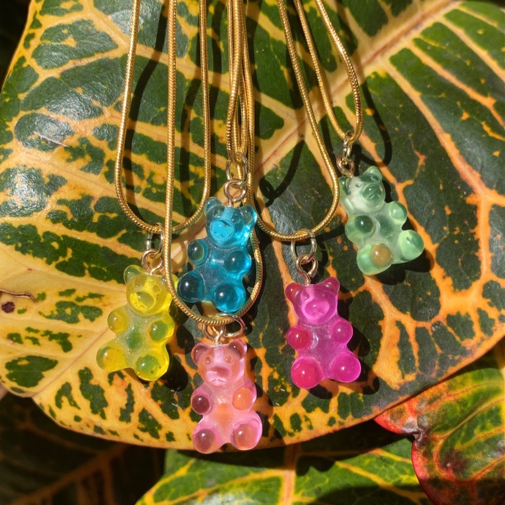 SALE❗️GUMMY BEAR NECKLACE*LIGHT PINK* - Picture 1 of 3